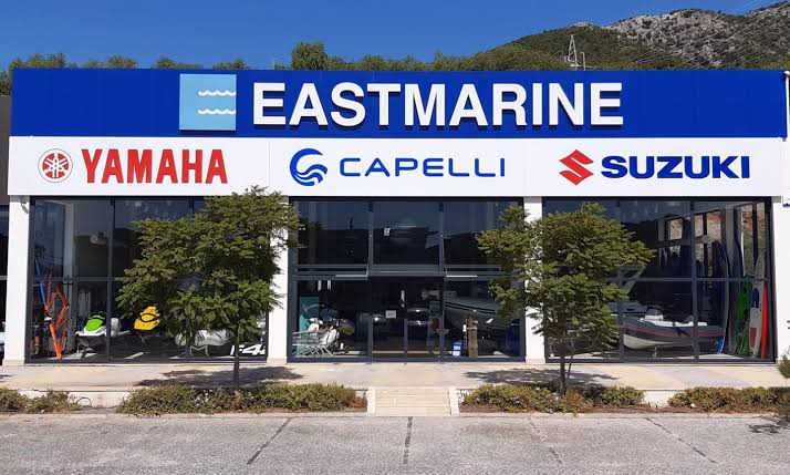 Yamaha, Capelli ve Suzuki deniz araçlarının satıldığı mağaza